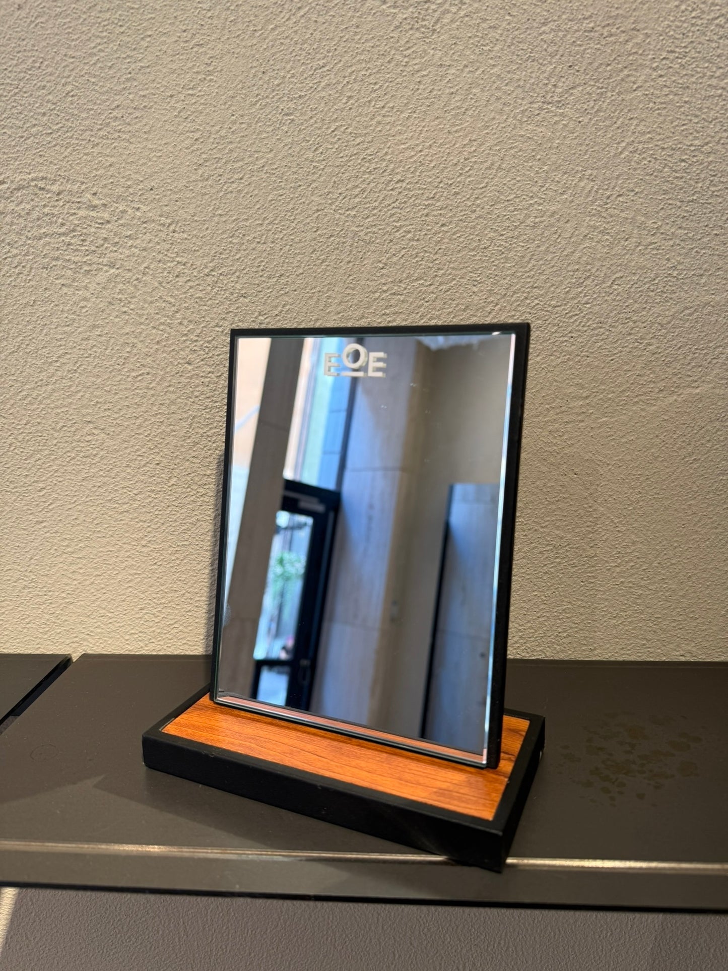 POP: Display Mirror